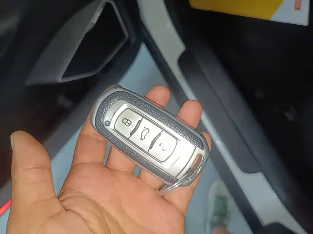 Фото 18 - Geely Atlas
