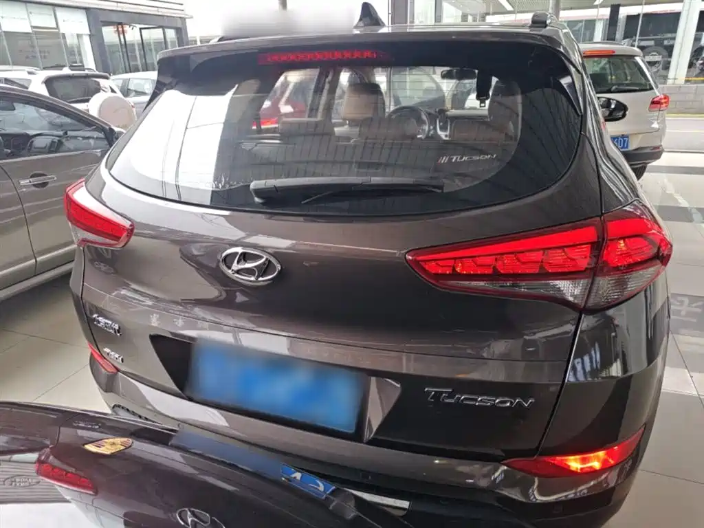 Hyundai Tucson 2015 1.6T Dual Clutch 2WD Leading фото 6