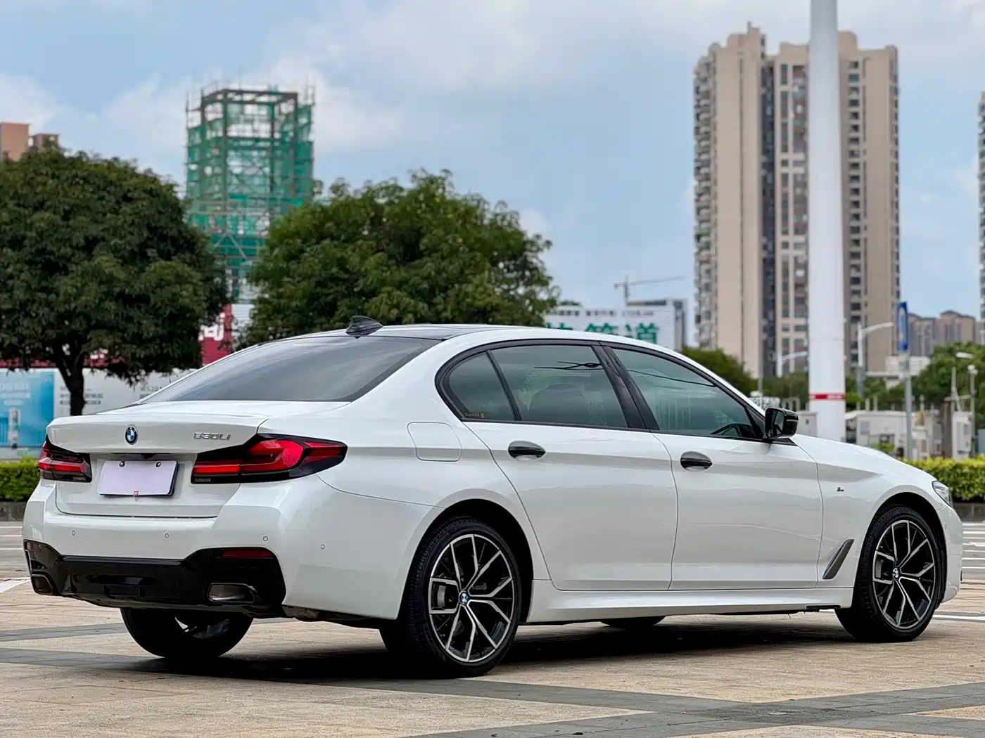 BMW 5 Series 2022 530Li Executive M Sport Package фото 13