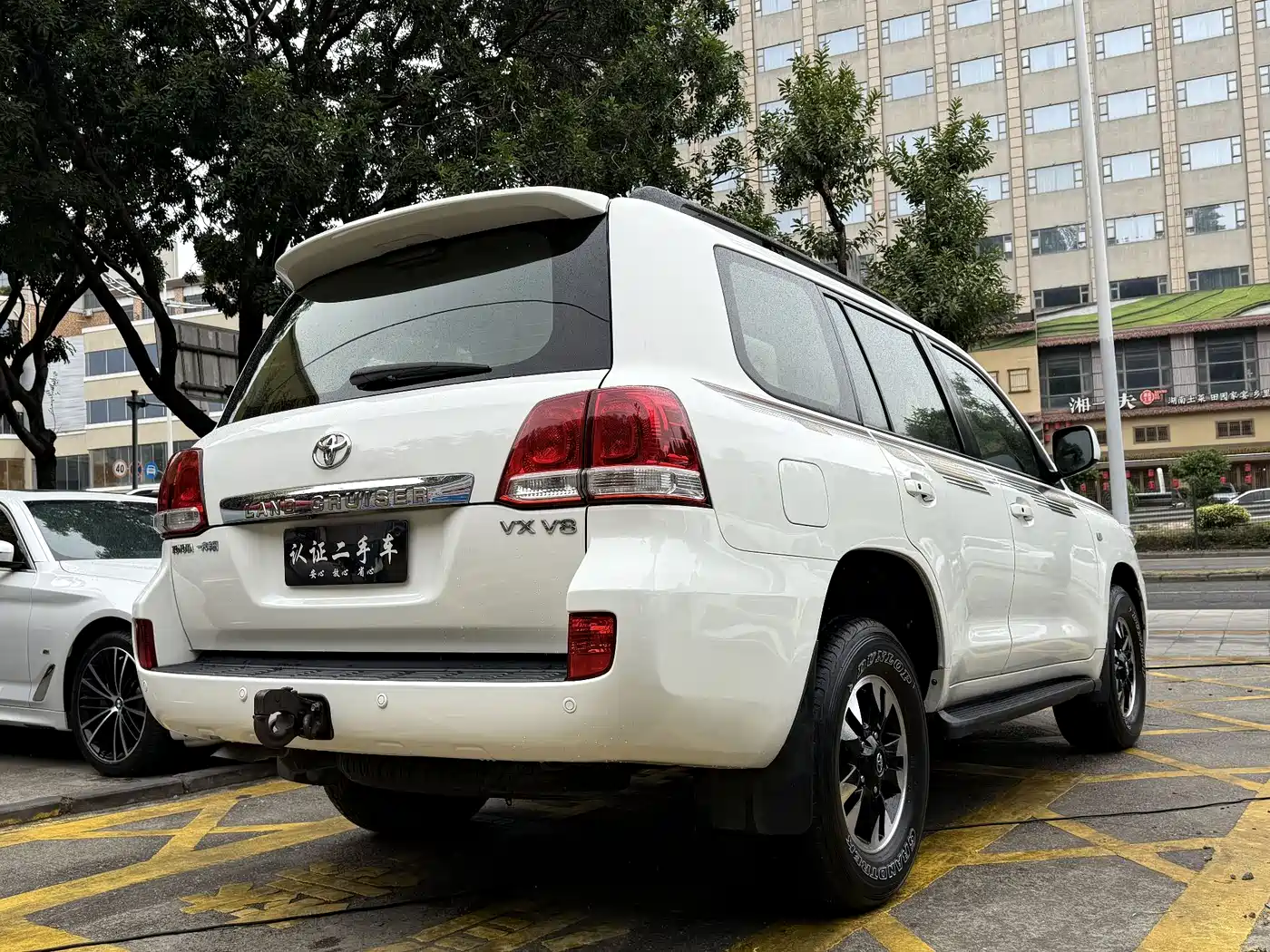 Toyota Land Cruiser 2010 Model 4.7L Automatic VX фото 5