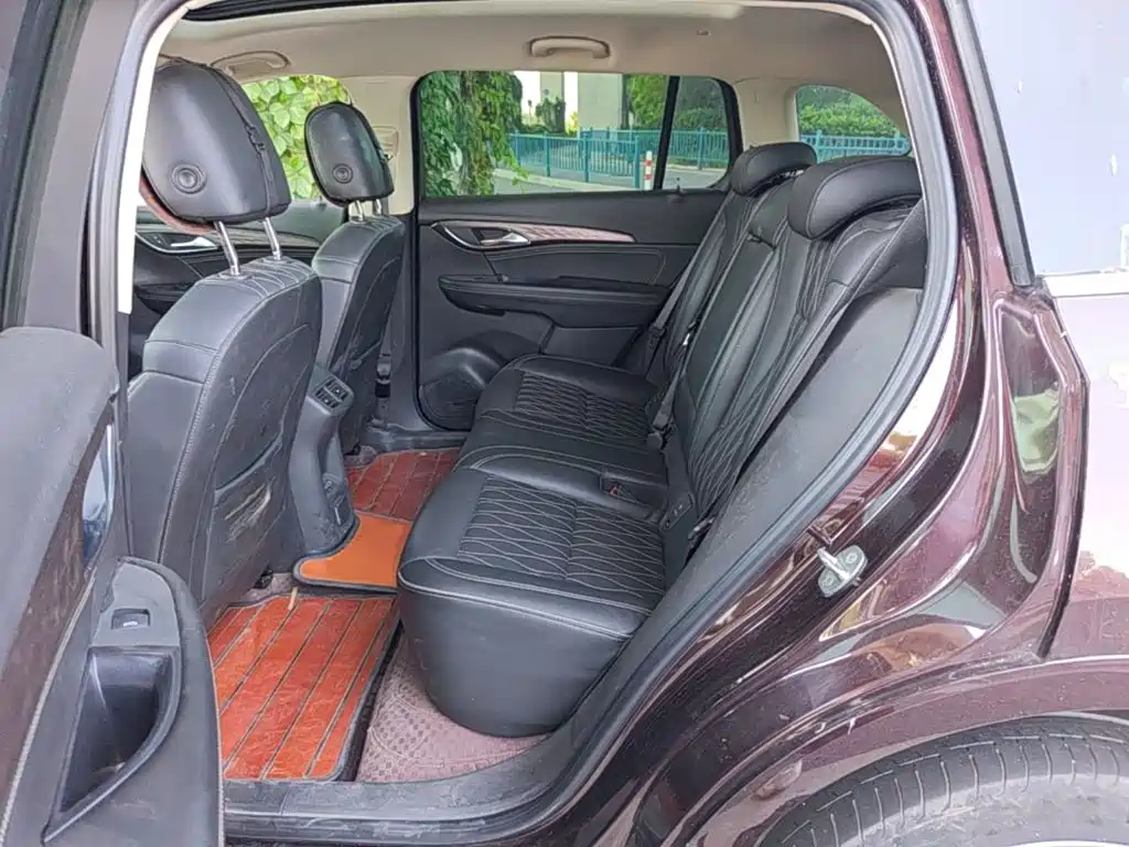 Photo 17 - Buick Envision Plus