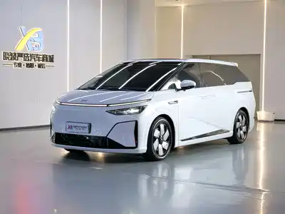 Xpeng X9