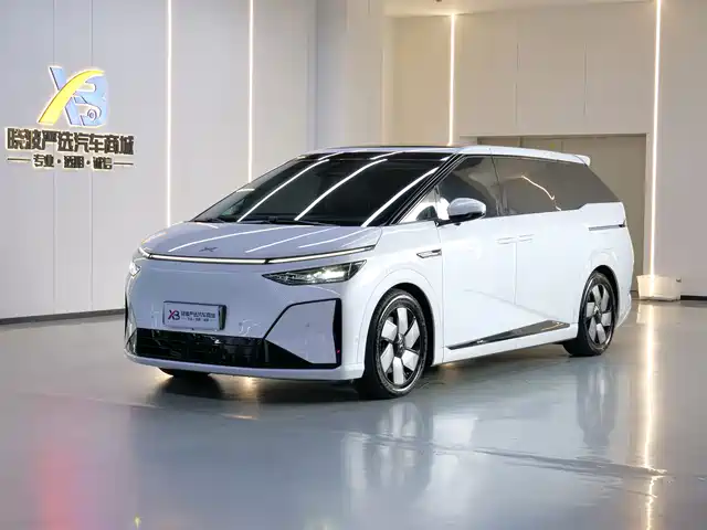  XPeng XPeng X9 2025 Extended Range Edition