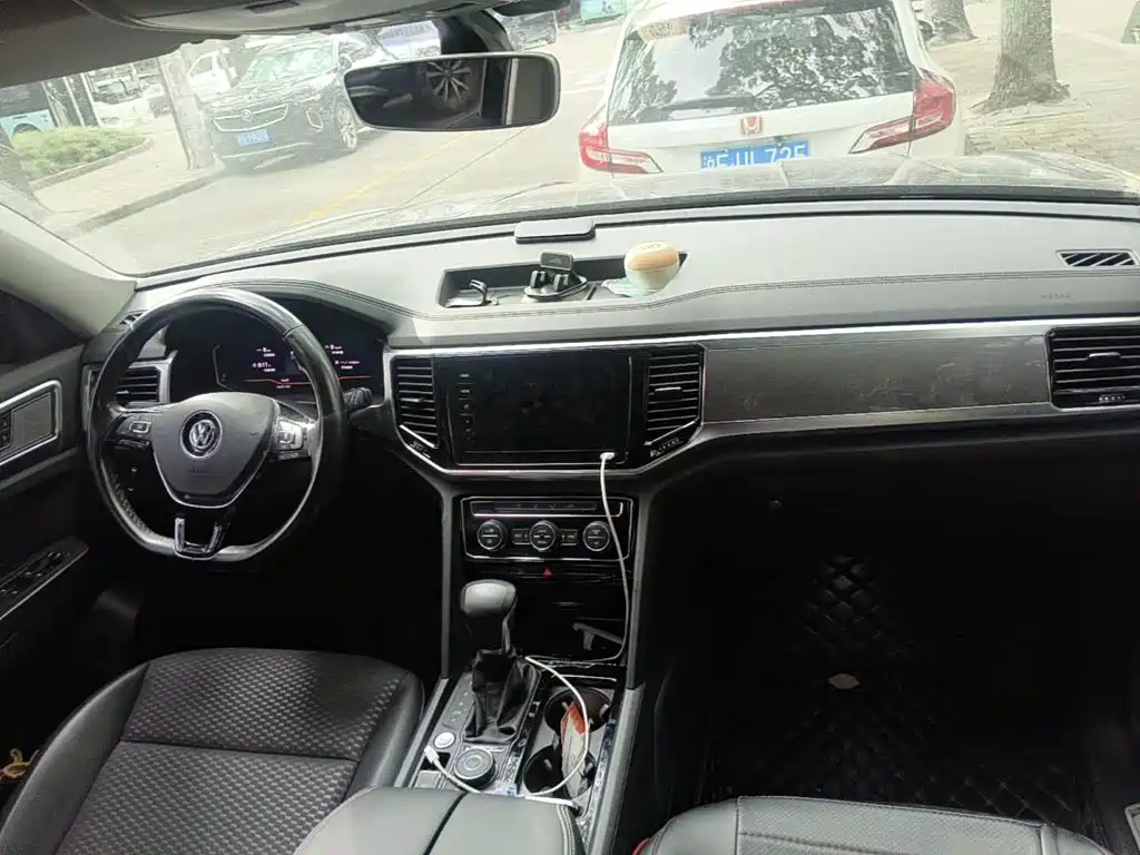 Photo 12 - Volkswagen Teramont