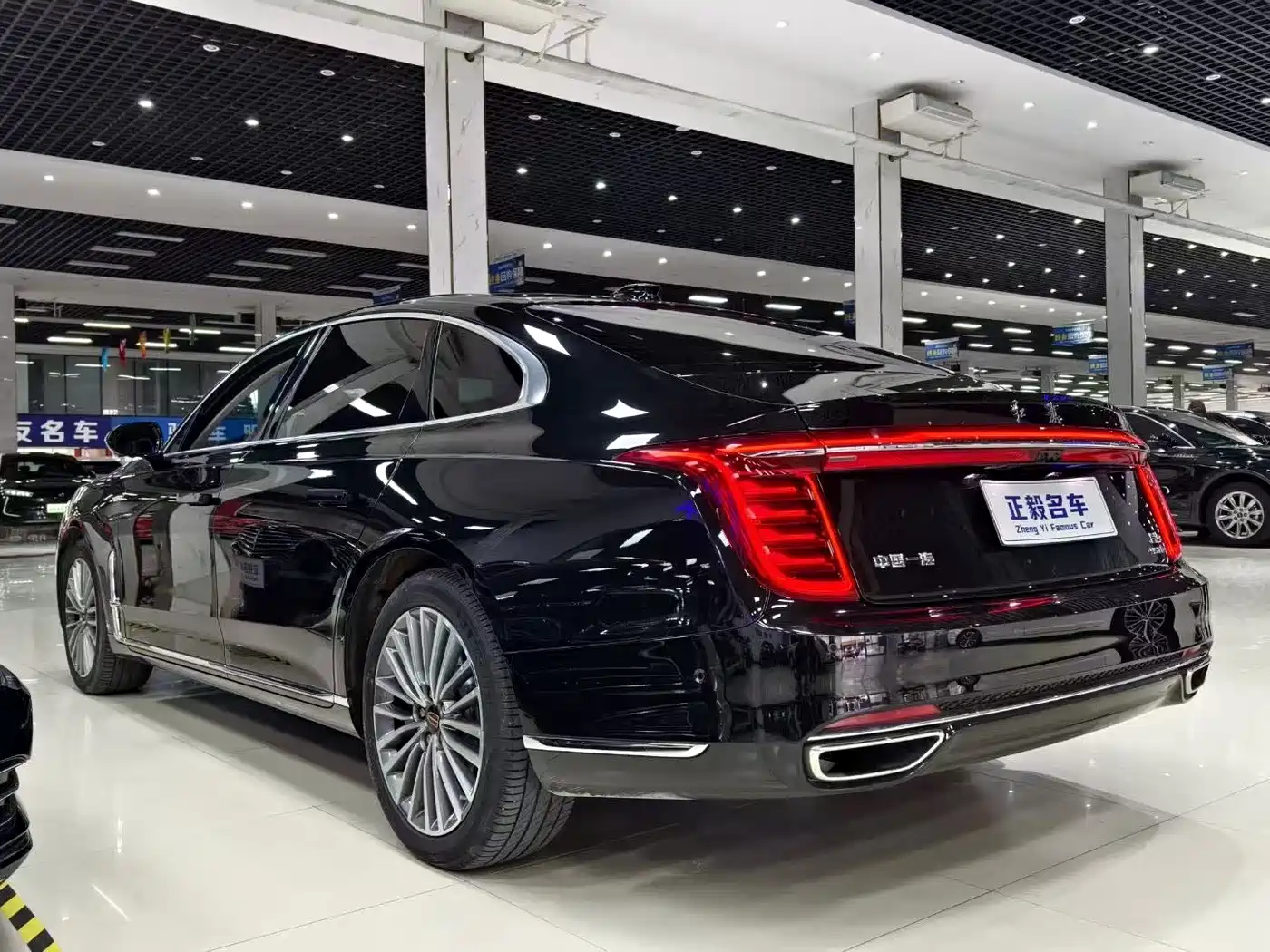 Hongqi H9 2022 2.0T Smart Connect Flag Enjoy Edition фото 9