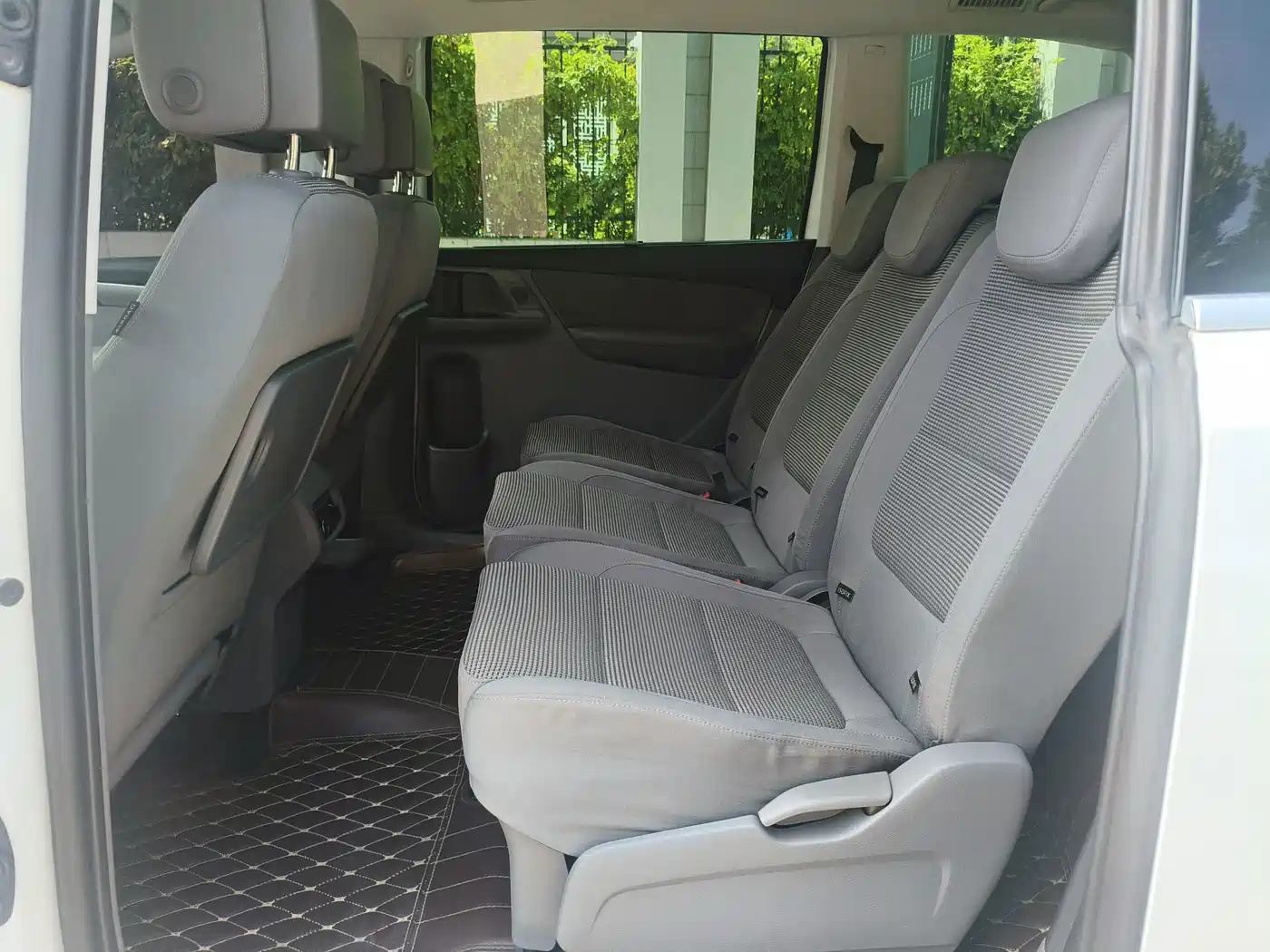 Photo 8 - Volkswagen Sharan