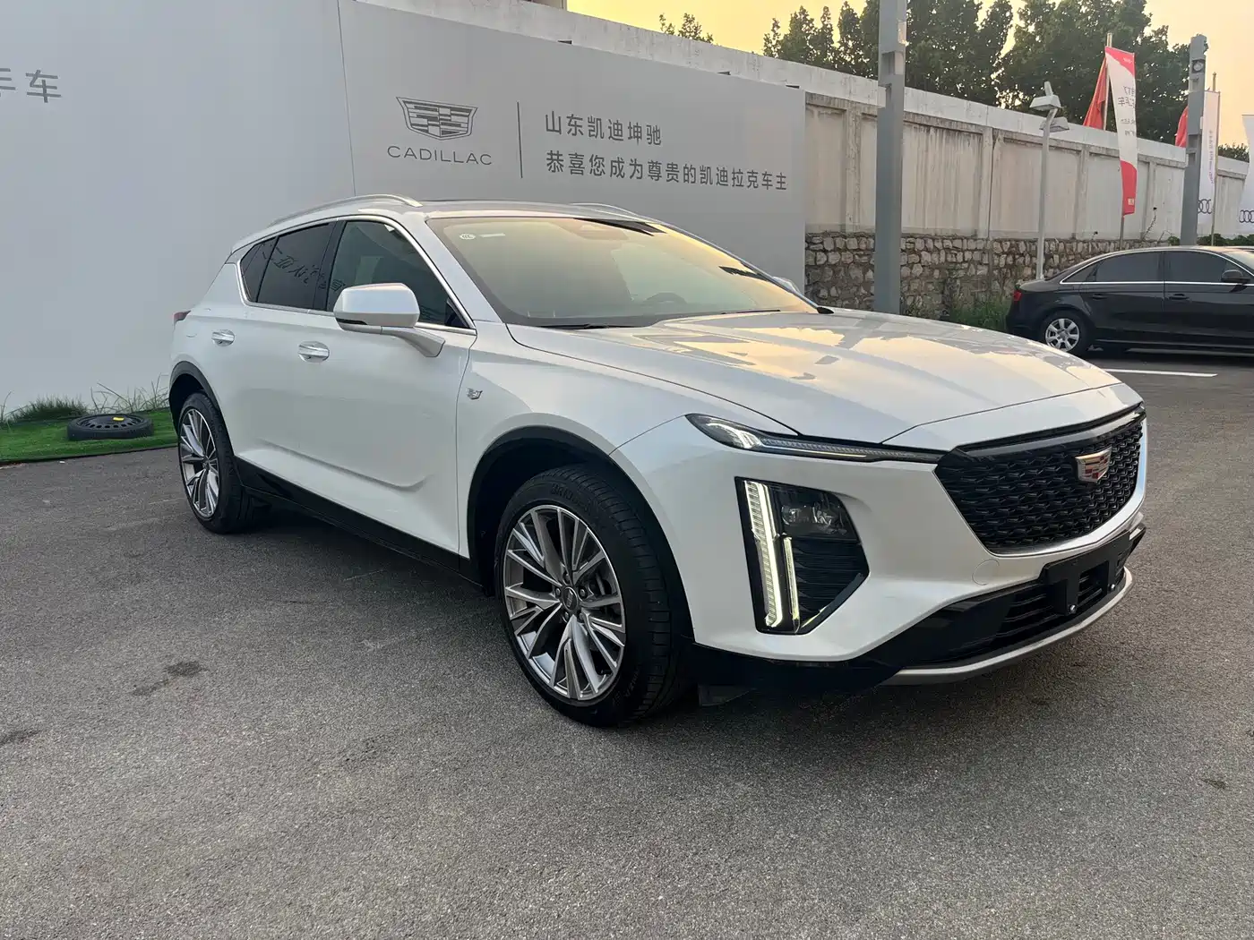 Cadillac GT4 2024 2023 25T Luxury Edition