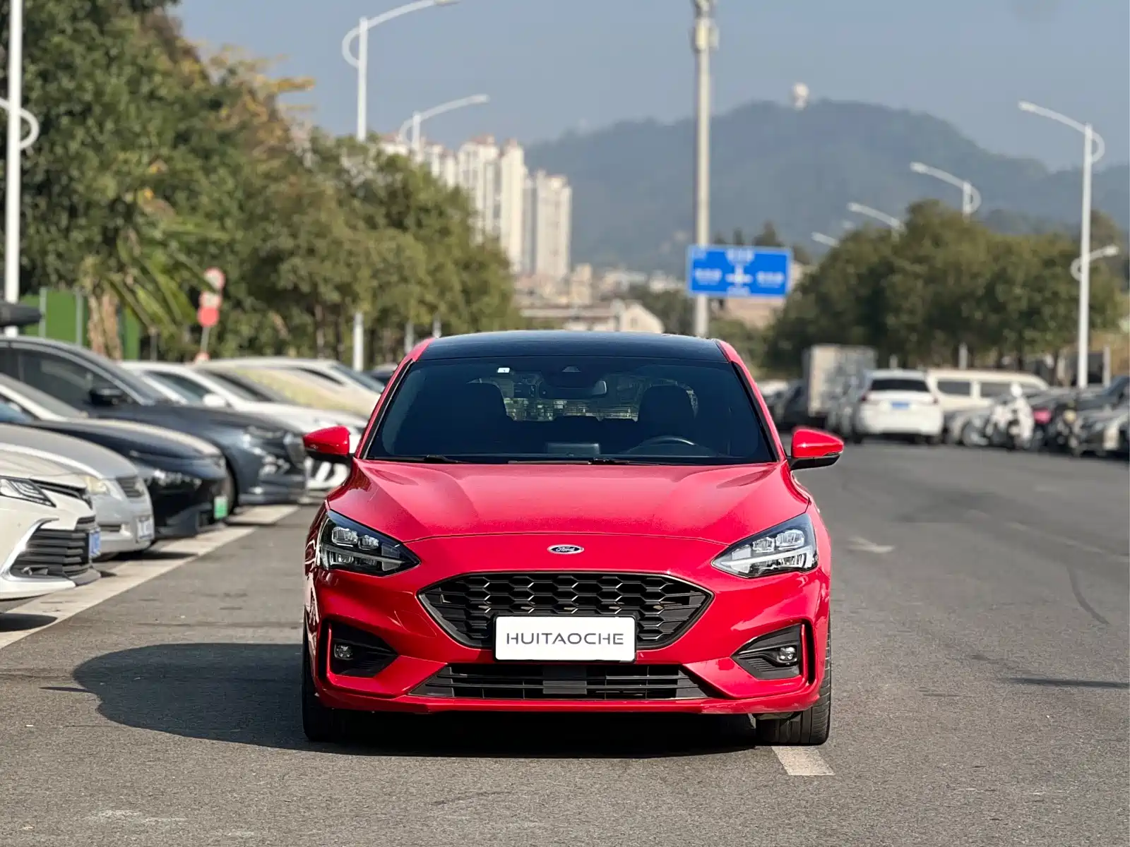 Фото 2 - Ford Focus
