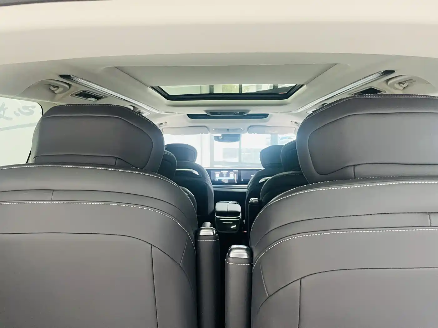 SAIC Maxus Dajia 9 2025 Long Range Forest 6-seater Edition фото 15