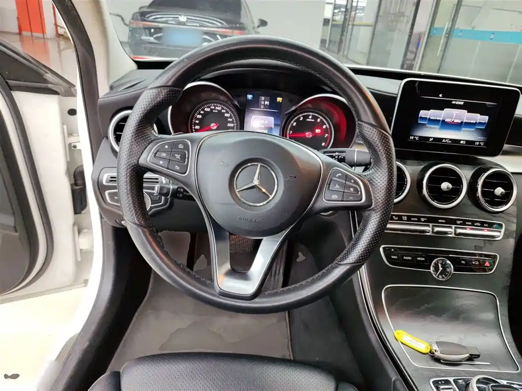 Mercedes-Benz C-Class 2015 Facelift C 200 L Sport фото 7
