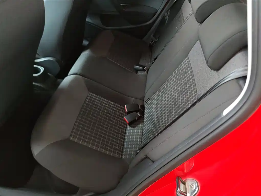 Volkswagen Polo 2016 1.6L Automatic Comfort фото 13