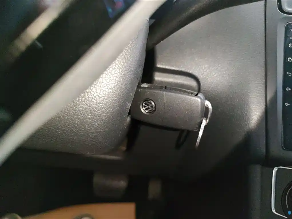 Volkswagen Polo 2016 1.6L Automatic Comfort фото 17