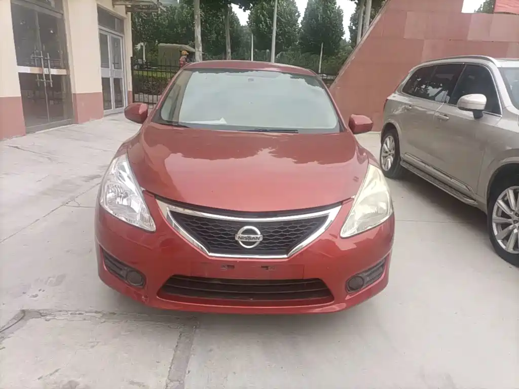 Photo 3 - Nissan Tiida