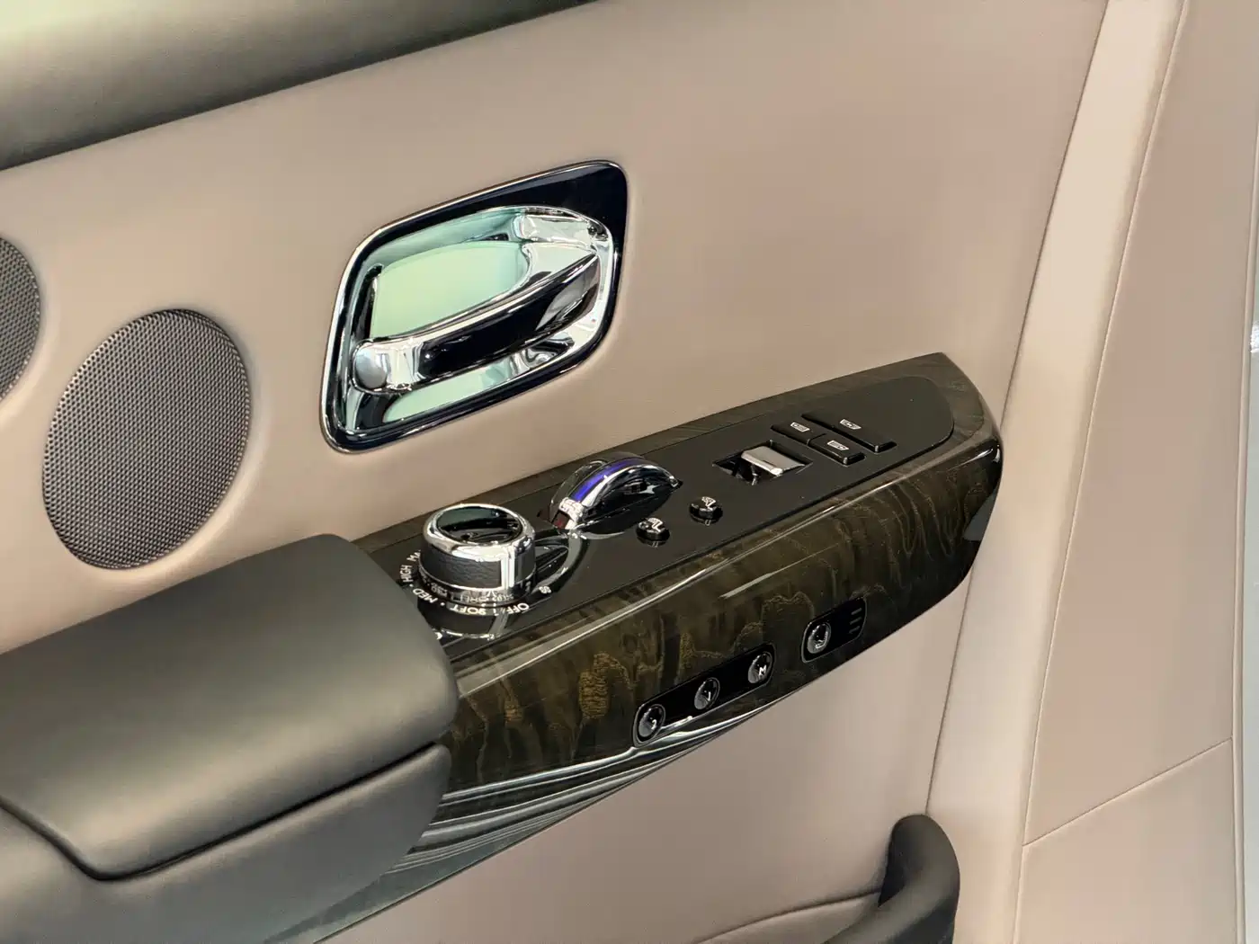 Rolls-Royce Phantom 2019 2018 6.7T Long Wheelbase Version