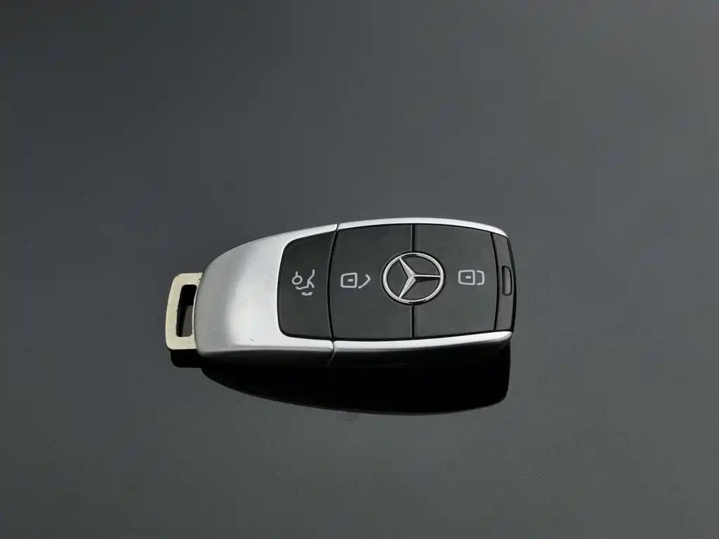 Photo 19 - Mercedes-Benz E-Class