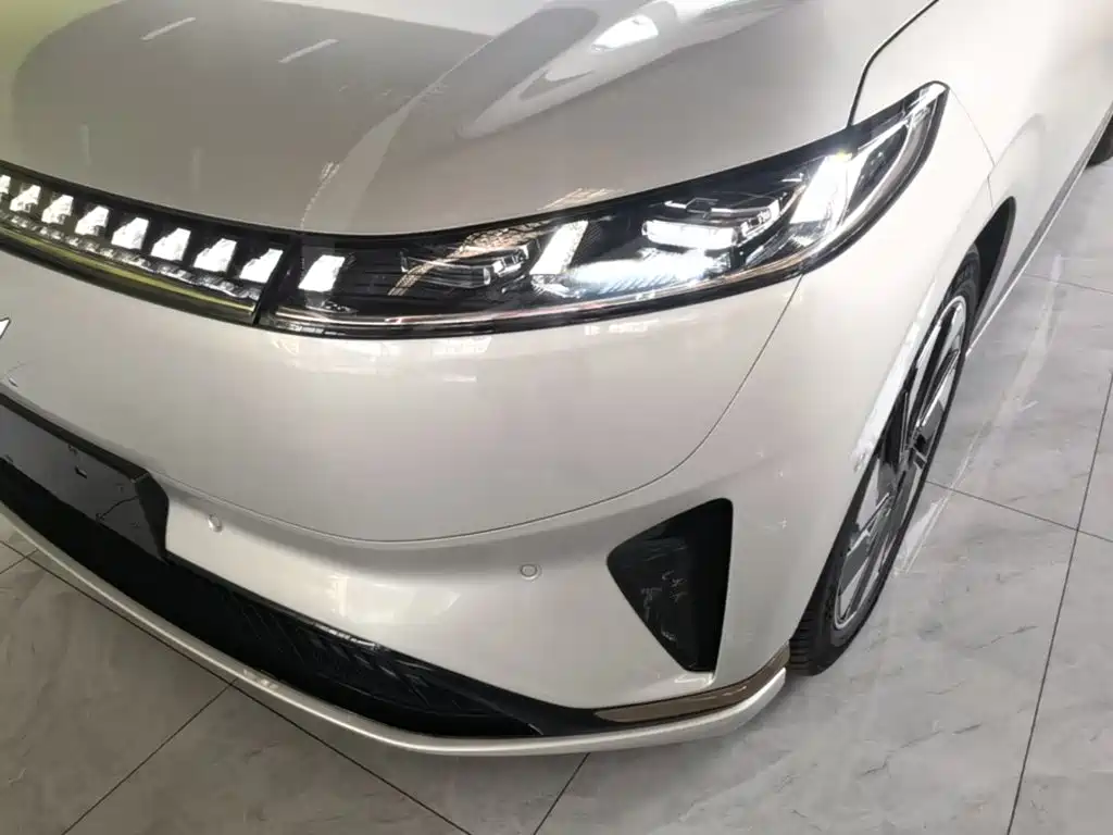Dongfeng Yipai eπ008 2026 2025 210Ultra Range Extender 5-Seater