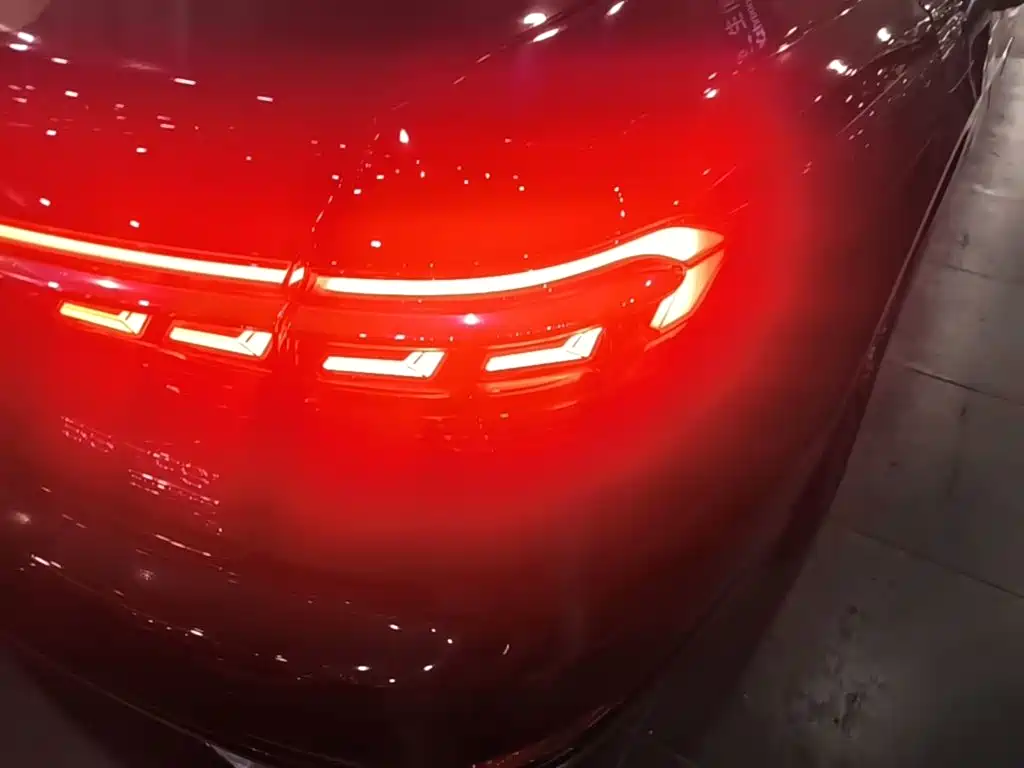 Фото 8 - Audi A8