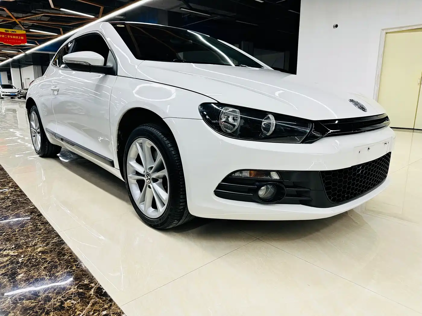 Volkswagen Scirocco 2010 2.0TSI Luxury Edition фото 4