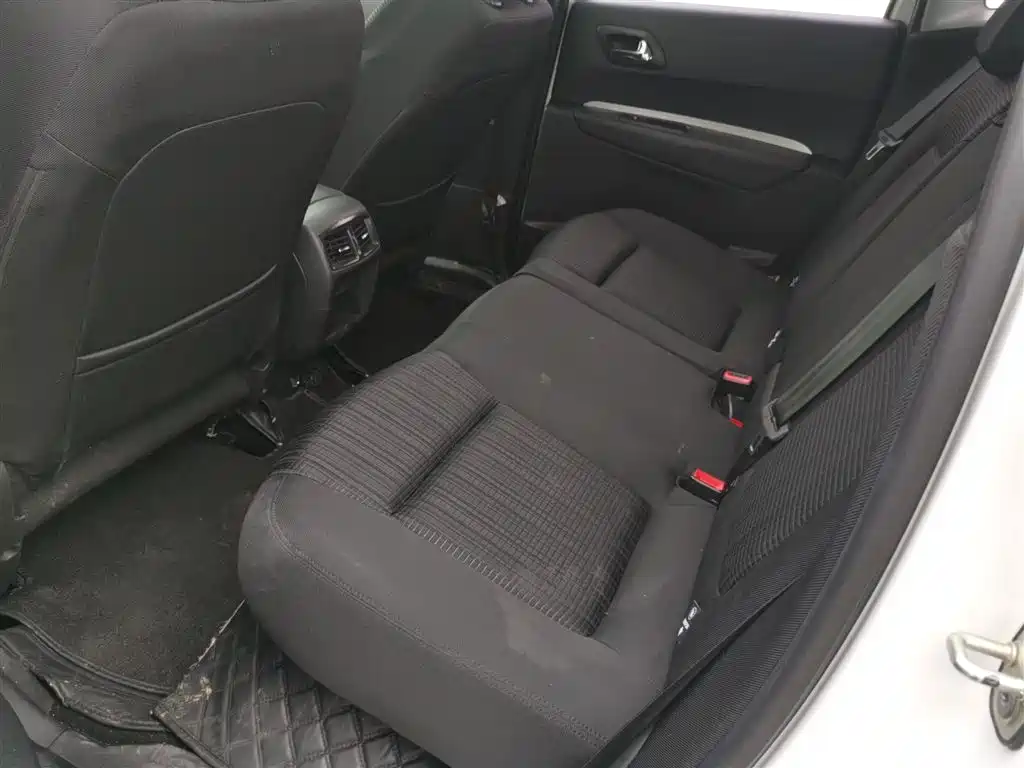 Peugeot 3008 2016 2.0L Automatic Classic Edition фото 13