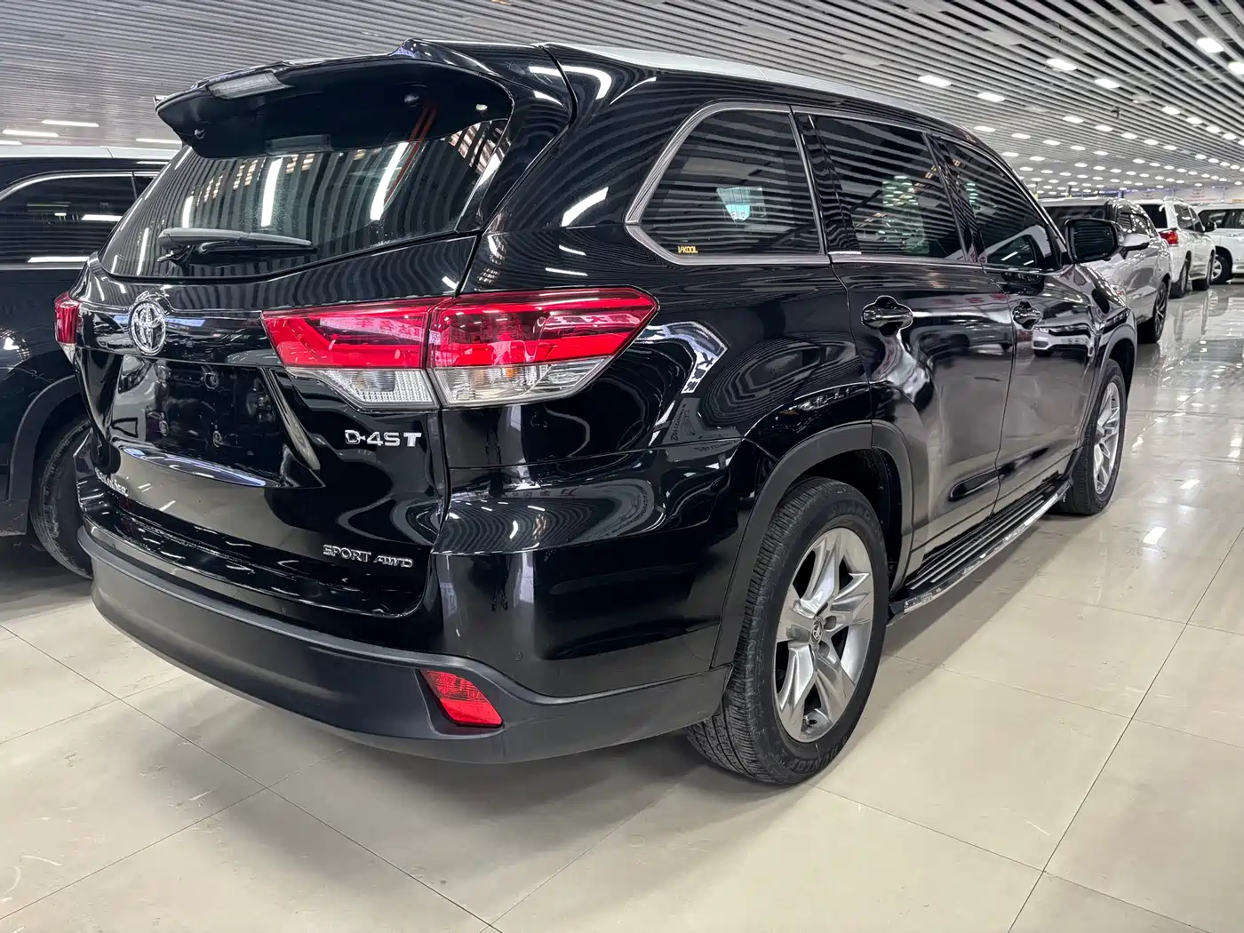 TOYOTA HIGHLANDER