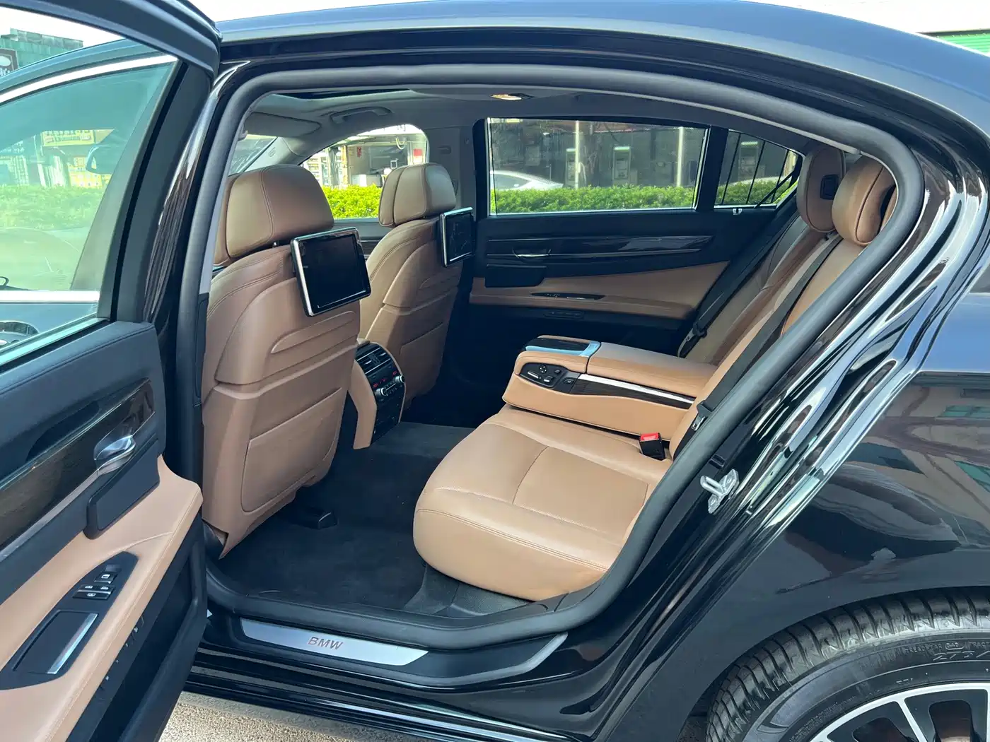 Photo 10 - BMW 7 Series