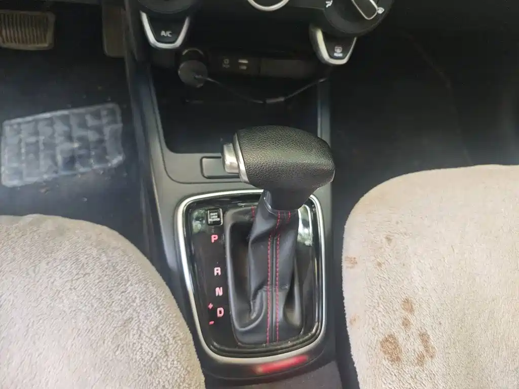 Kia KX CROSS 2018 2017 1.4L AT GLS