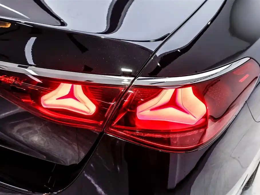 Mercedes-Benz E-Class 2026 E 300 L Fashion фото 24