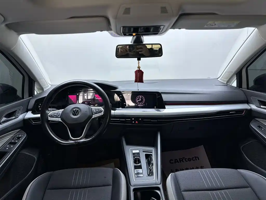 Volkswagen Golf 2023 Facelift 280TSI DSG Pro фото 7
