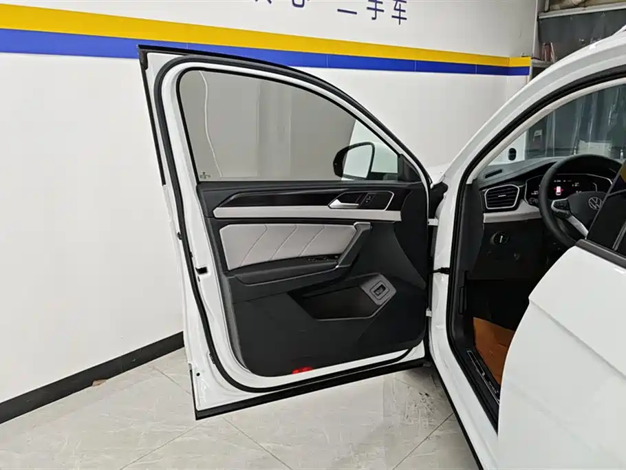 Volkswagen Tayron 2024 330TSI 2WD Luxury Plus Advanced фото 7