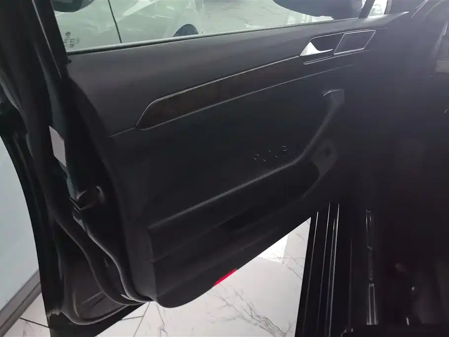 Volkswagen Magotan 2018 330TSI DSG Leading фото 7