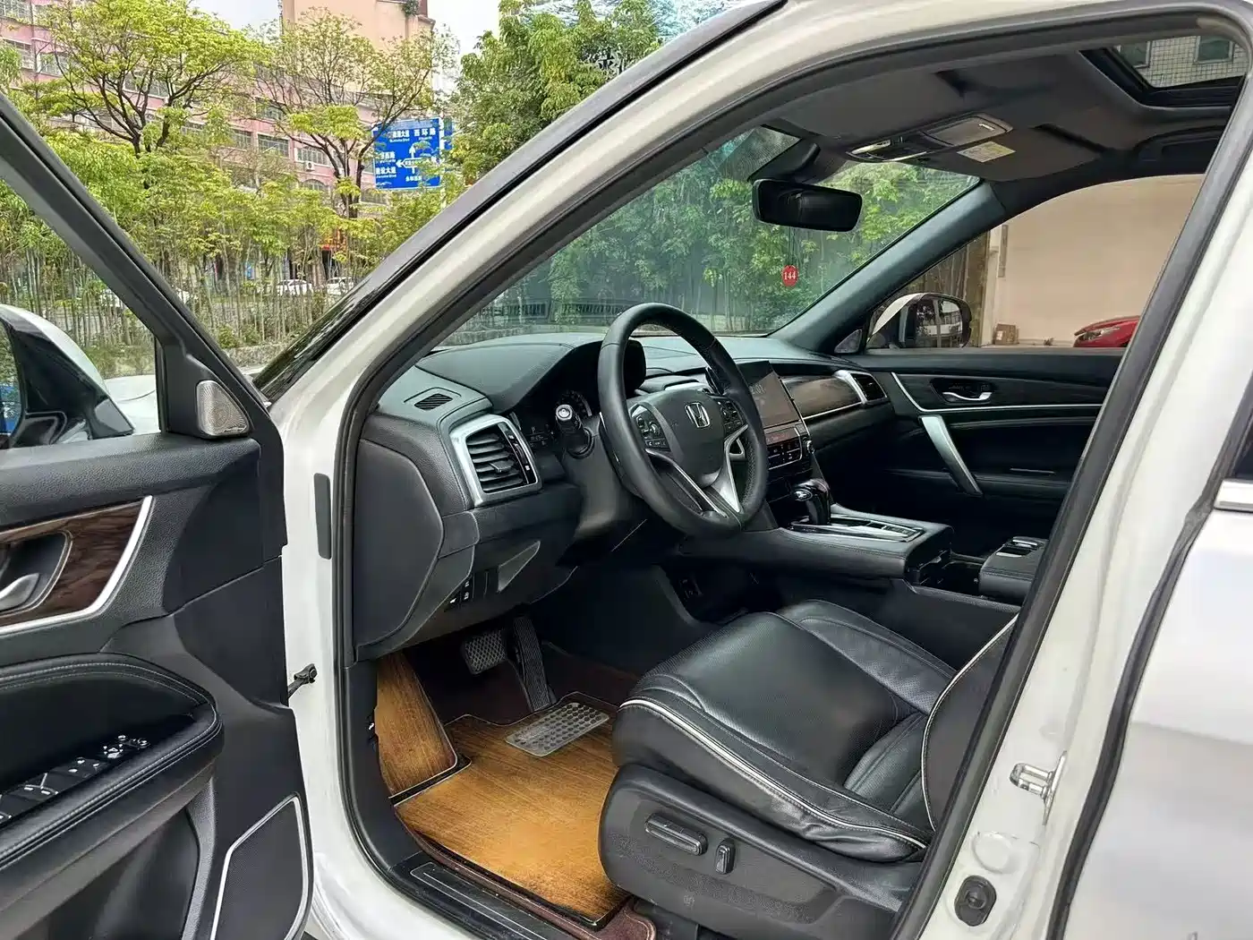 Honda UR-V 2017 2017 240TURBO 2WD Luxury Edition China V