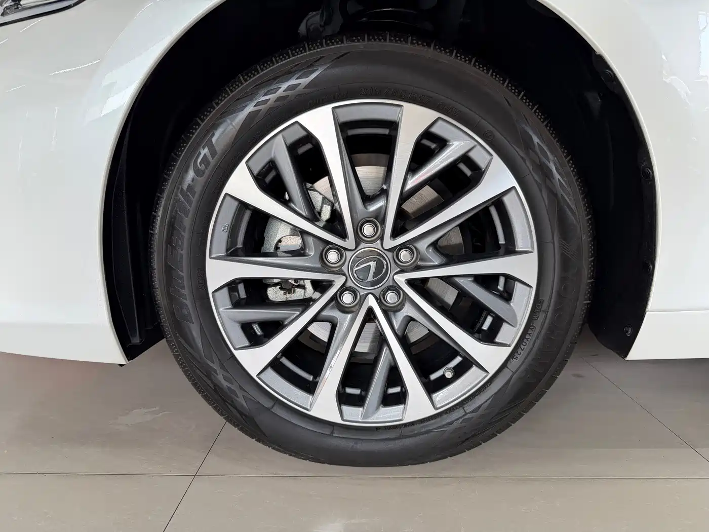 Lexus ES 2025 2025 200 Ultimate Edition