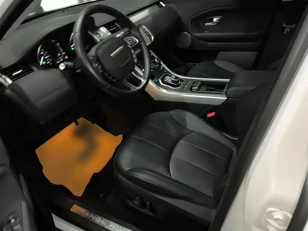 Land Rover Range Rover Evoque 2017 2.0T SE Smart Shine Edition фото 11