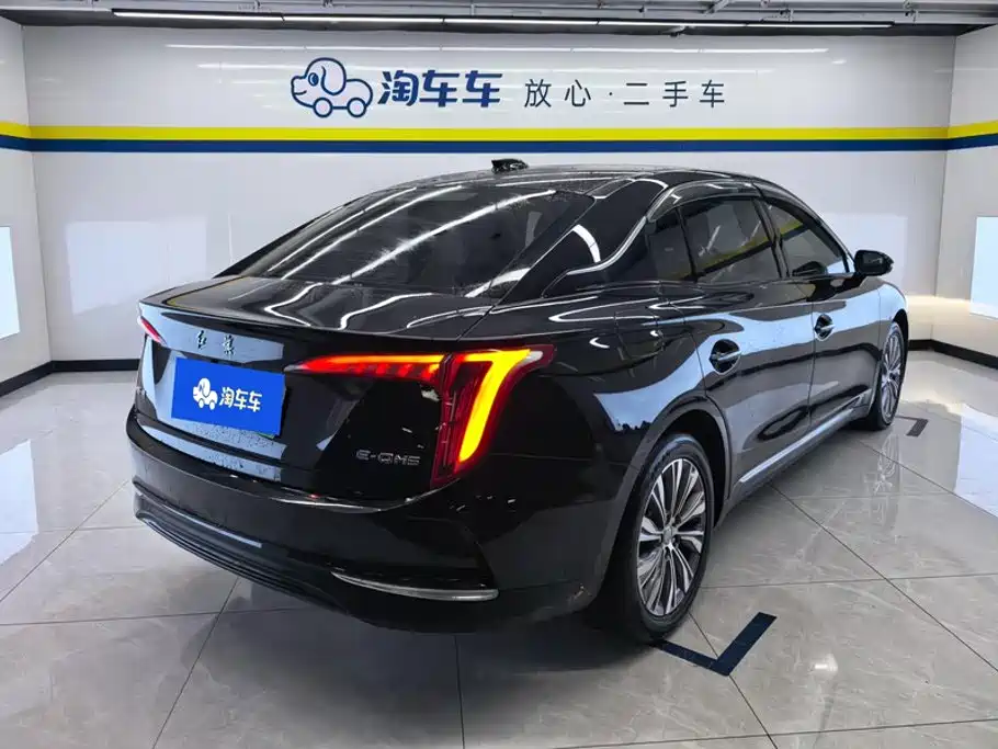 Hongqi E-QM5 2026 2025 Model 500km Travel Edition