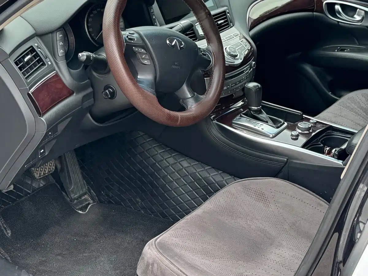 Infiniti Q70 2015 2015 Q70L 2.5L Enjoyment Edition