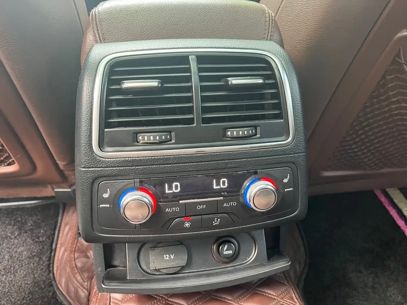 Photo 13 - Audi A6L