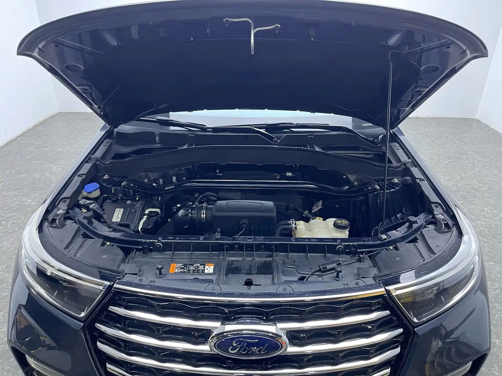 Фото 17 - Ford Explorer