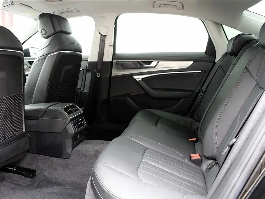Audi A6L 2021 45 TFSI quattro Exclusive Elegance фото 9