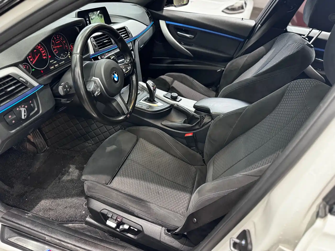 BMW 3 Series 2018 320i M Sport Package фото 13