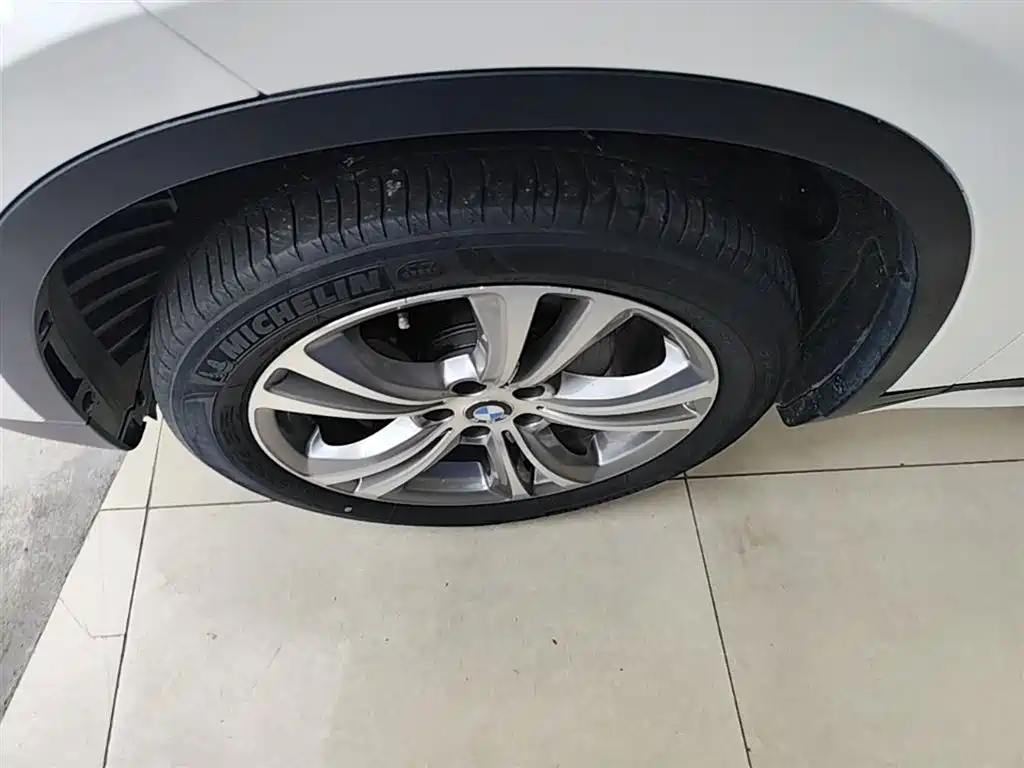 BMW X1 2018 sDrive18Li Premium Model фото 23