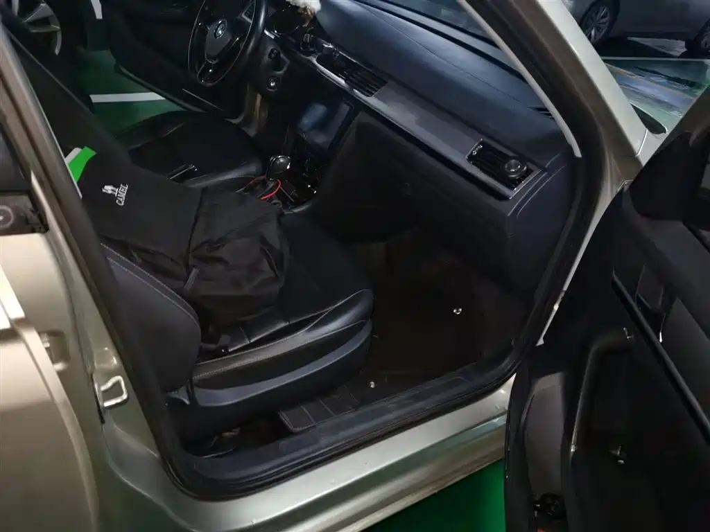 Volkswagen Bora 2017 1.6L Automatic Comfort фото 20