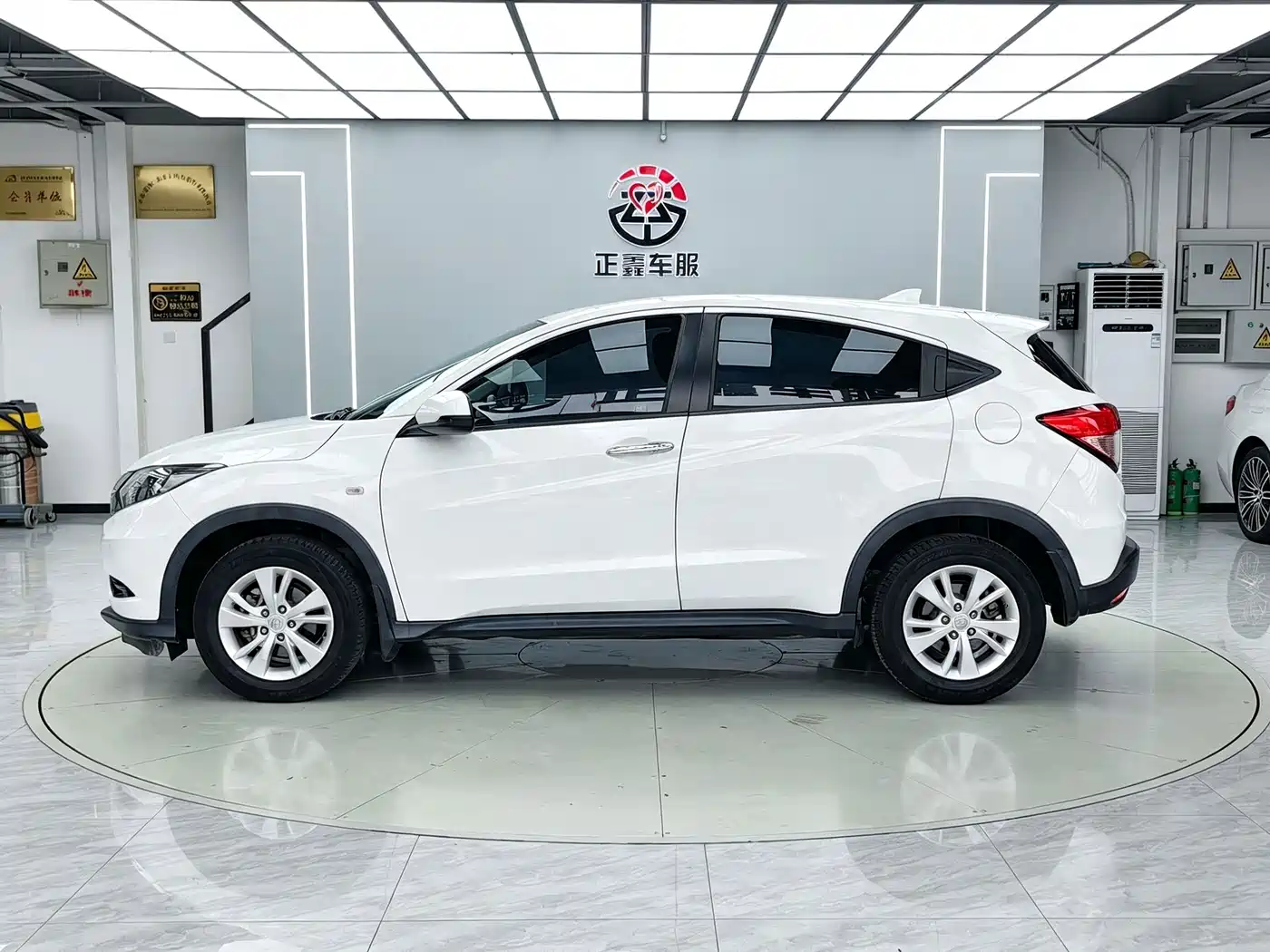 Honda Vezel 2015 2015 1.5L CVT 2WD Comfort