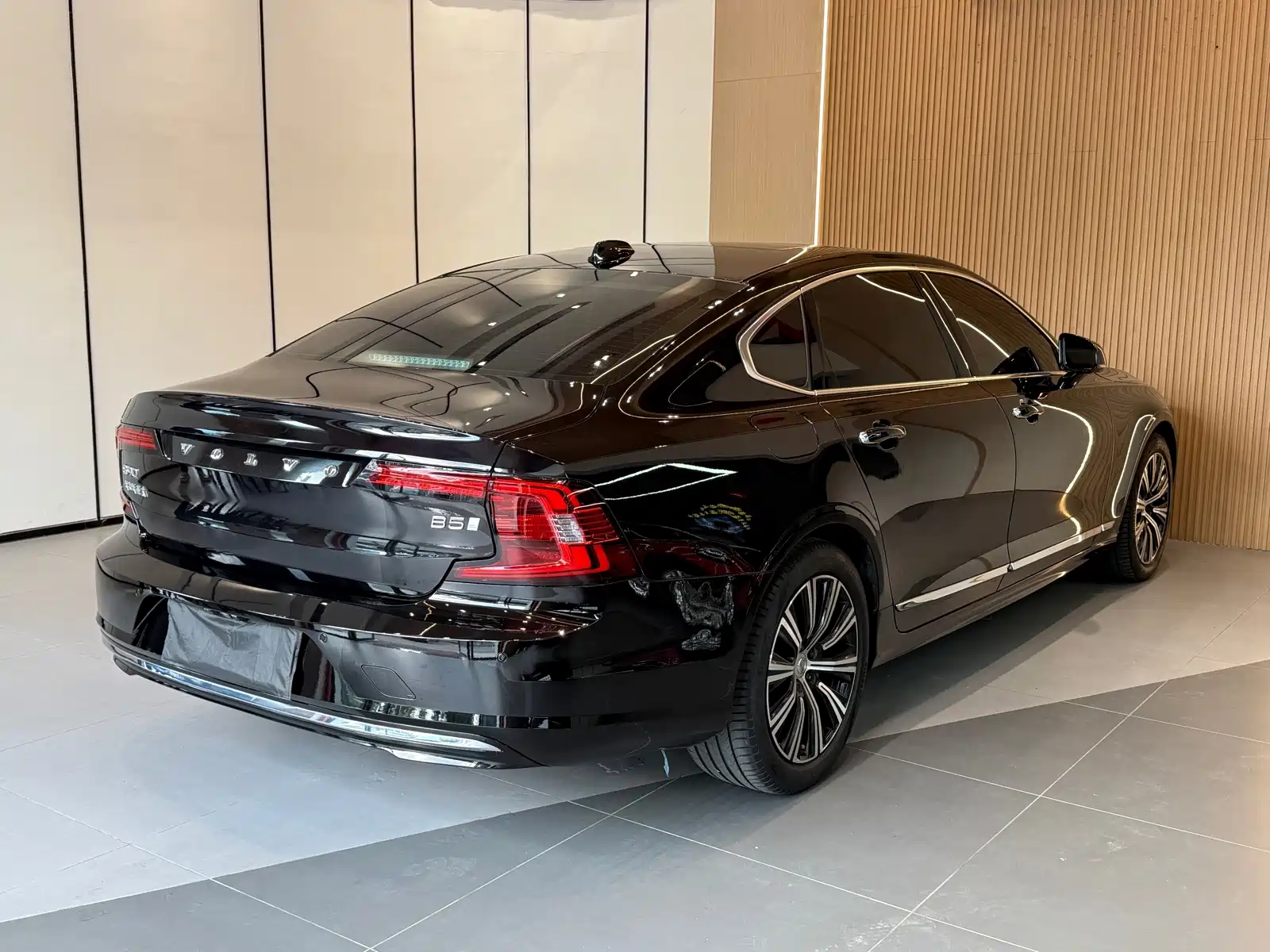 Фото 17 - Volvo S90