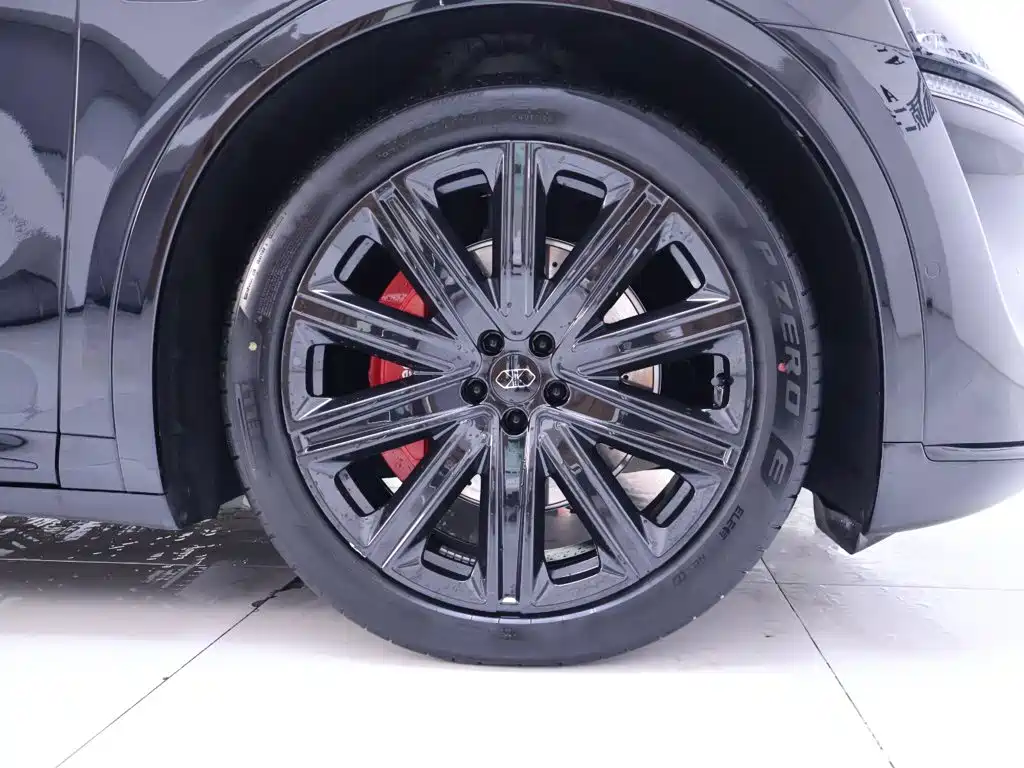 Фото 6 - Zhijie Luxeed R7
