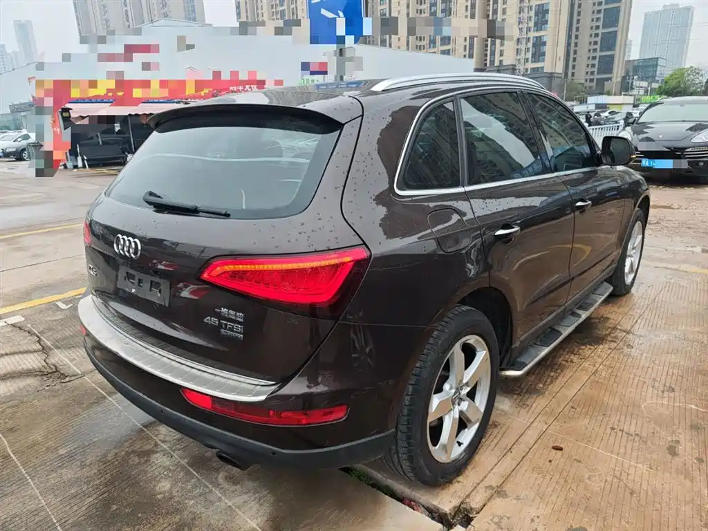 AUDI Q5