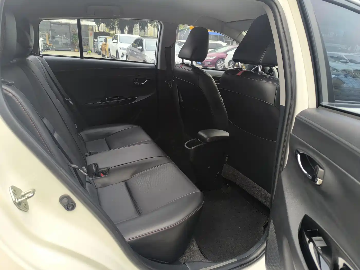 Toyota YARiS L Zhi Xuan 2022 Zhi Xuan X 1.5L CVT Luxury PLUS Edition фото 13