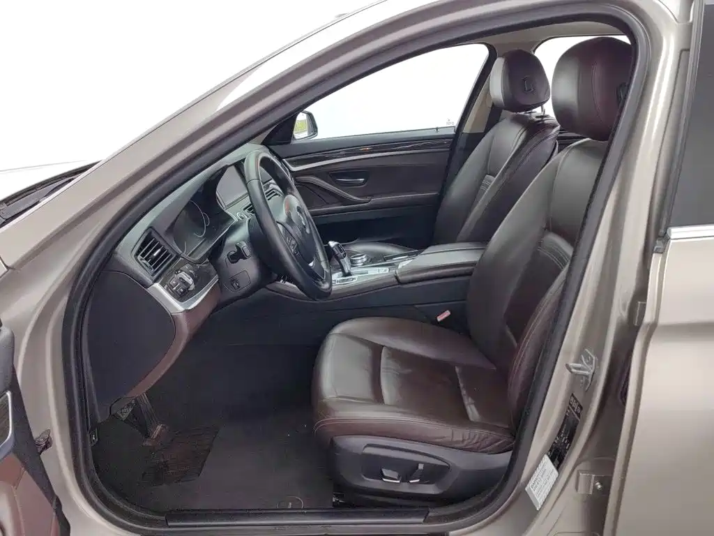 Photo 10 - BMW 5 Series