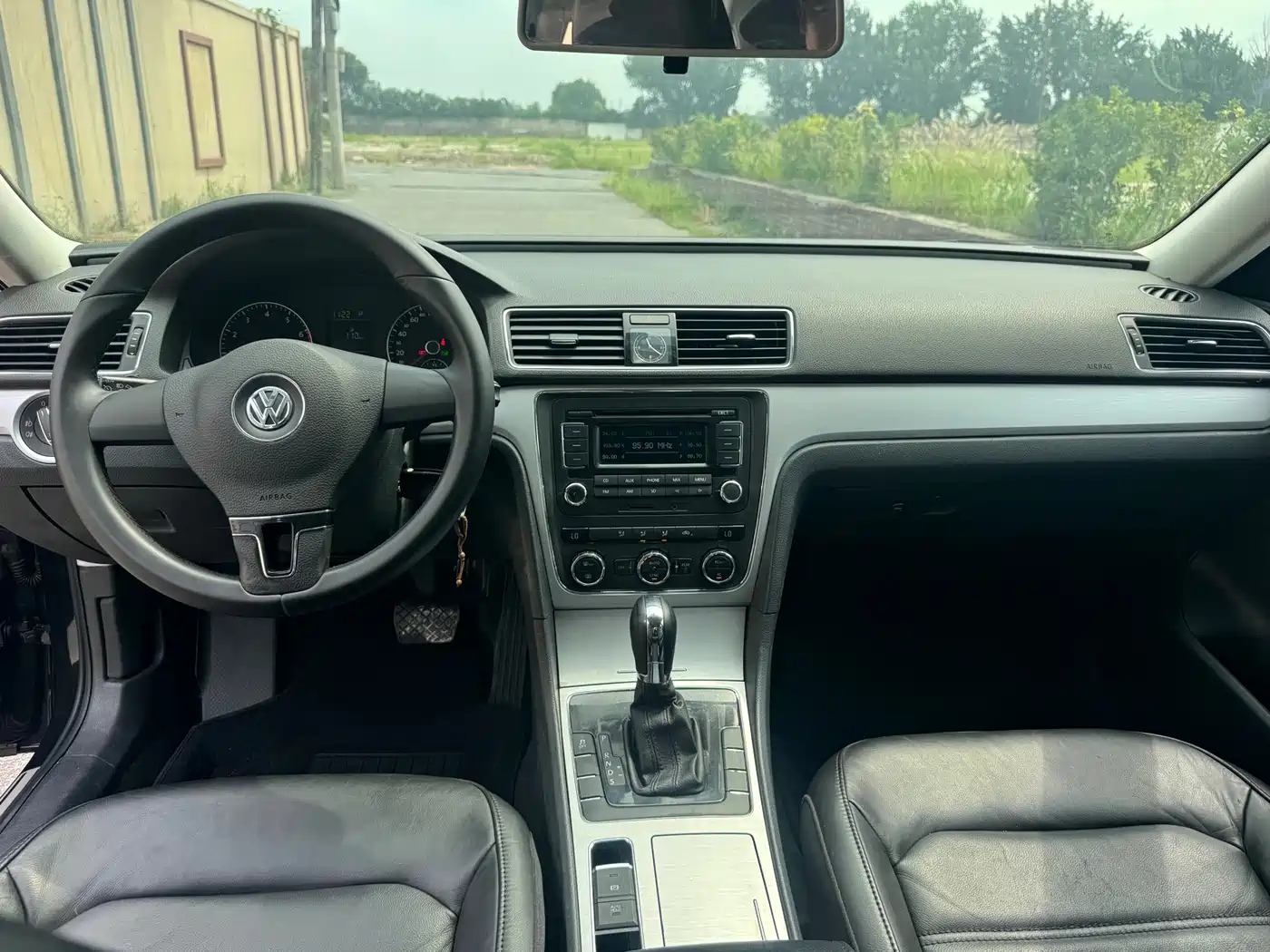 Volkswagen Passat 2012 2011 1.8TSI Automatic Premium Edition