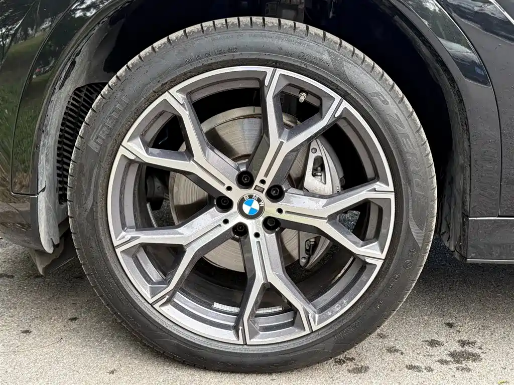 Фото 17 - BMW X6