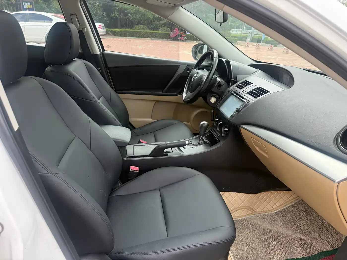 Mazda Mazda3 Axela 2012 2011 Sedan 1.6L Automatic Elite
